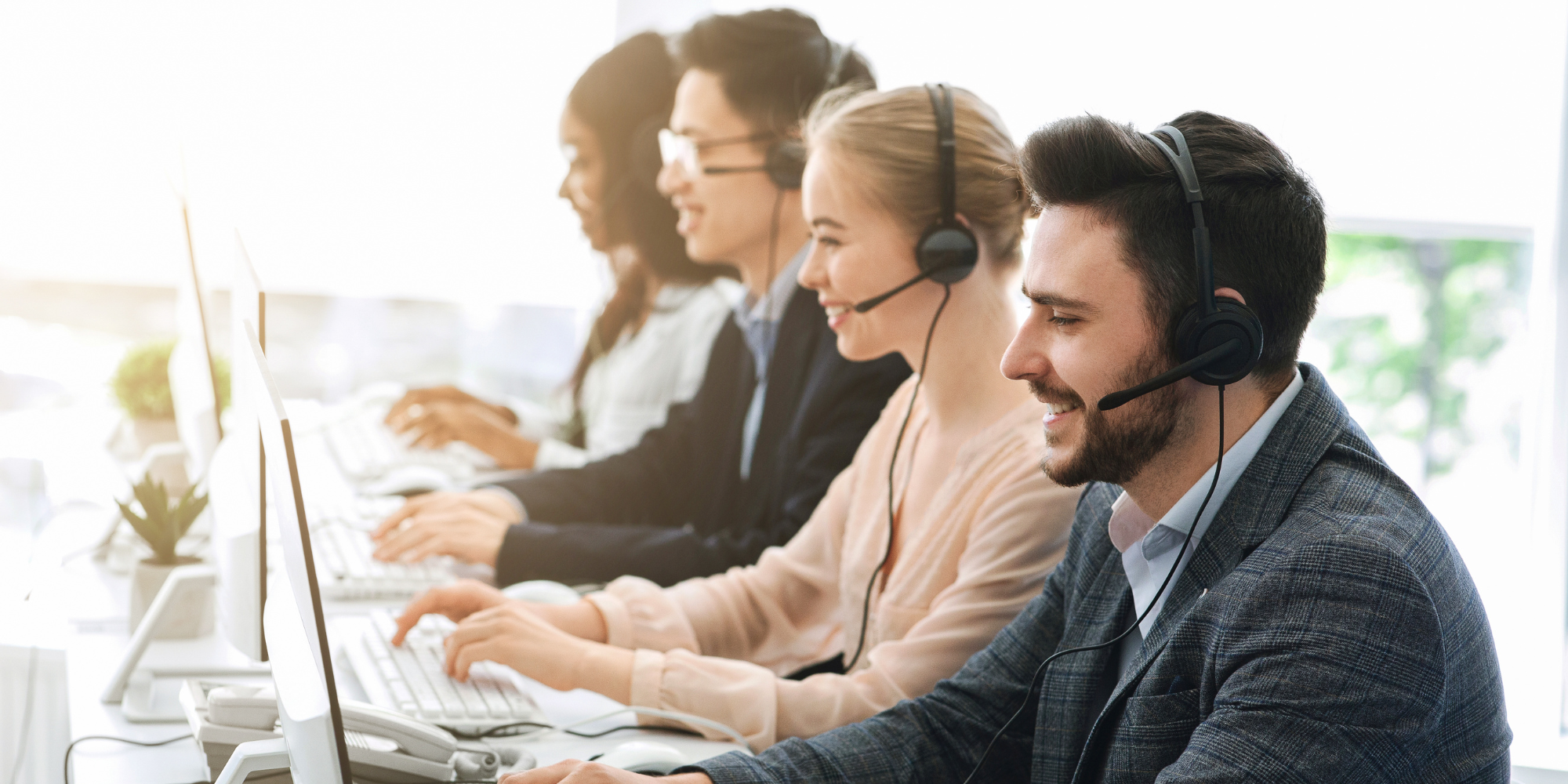 Understanding the Differences Between Telemarketing and Telesales